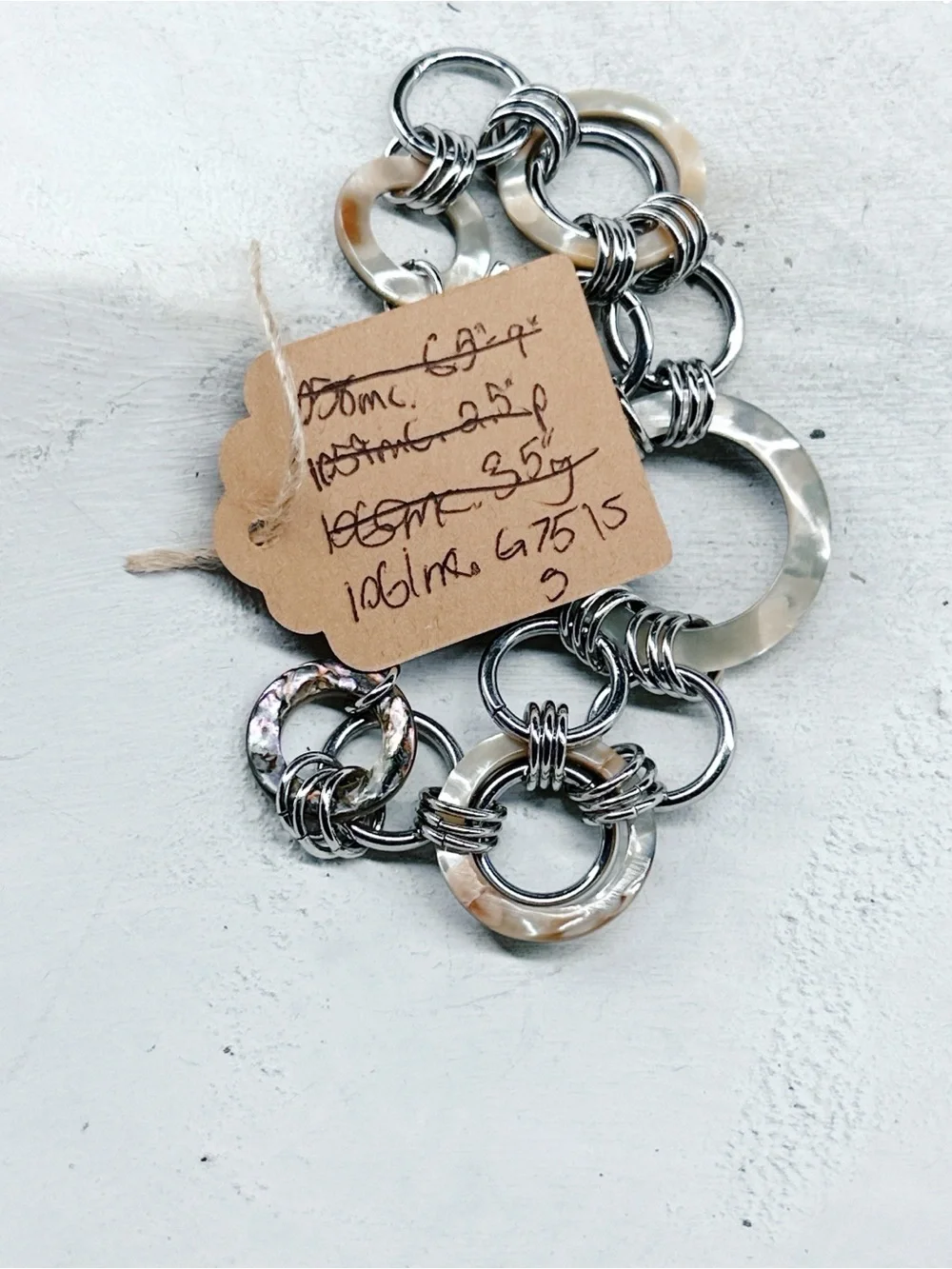 1061mc. Tan Shell Bracelet